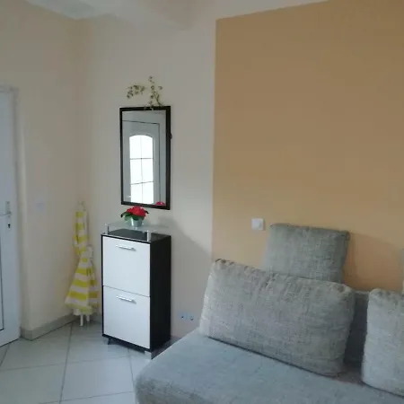 Oleander Apartment *